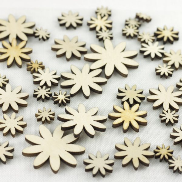 mini wooden daisies for embellishments and card making